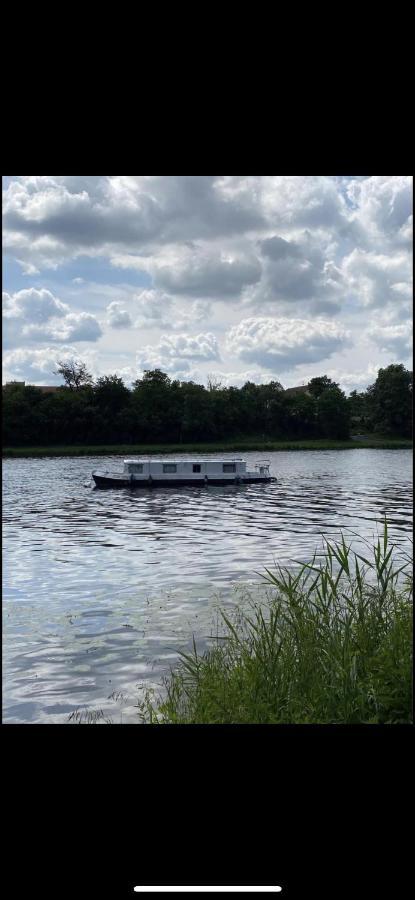 Zouw Hausboat Zakotven -Pouze Ubytovani Roudnice nad Labem Exteriör bild