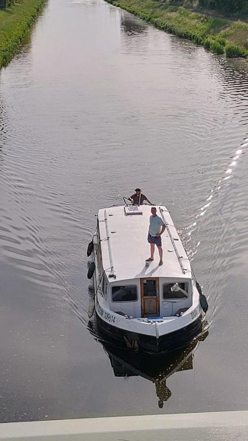 Zouw Hausboat Zakotven -Pouze Ubytovani Roudnice nad Labem Exteriör bild