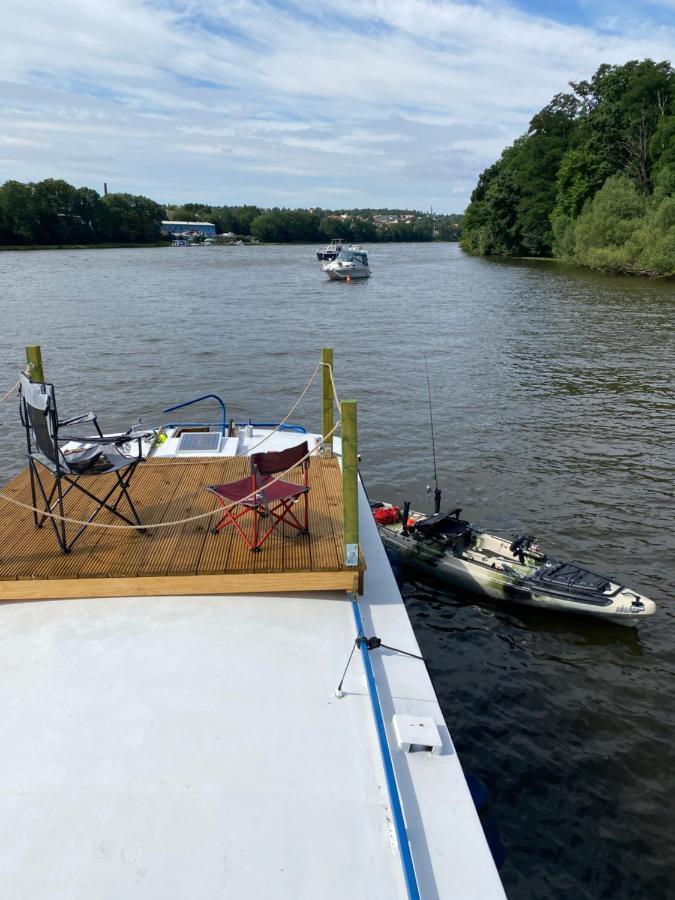 Zouw Hausboat Zakotven -Pouze Ubytovani Roudnice nad Labem Exteriör bild