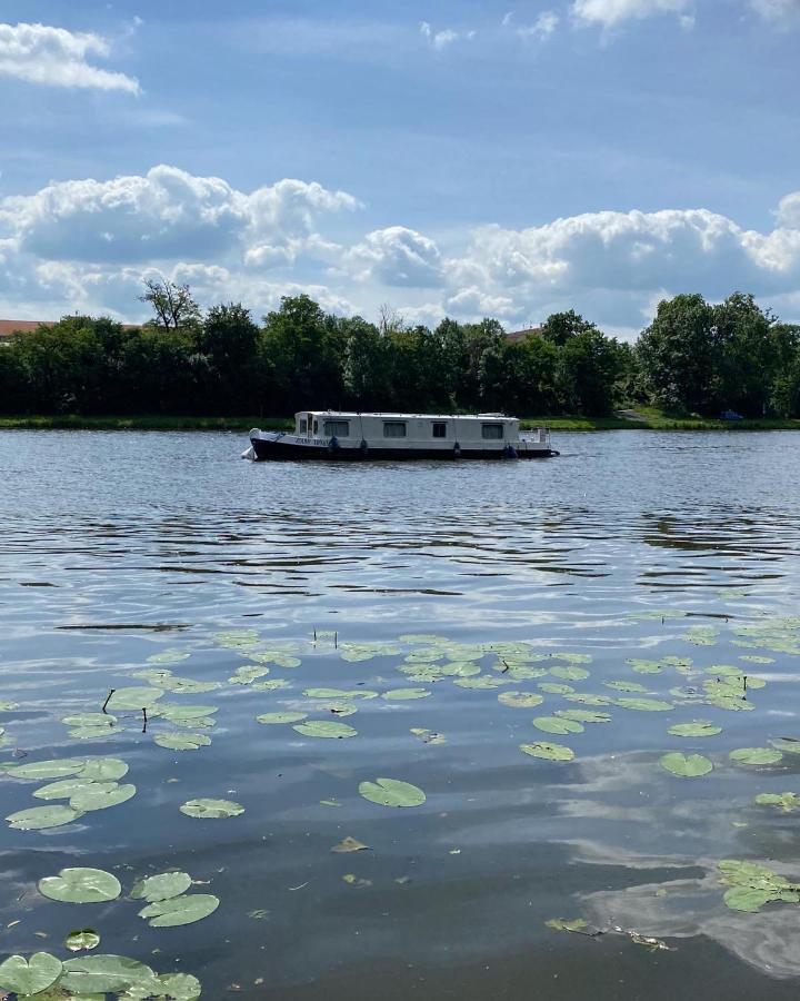 Zouw Hausboat Zakotven -Pouze Ubytovani Roudnice nad Labem Exteriör bild