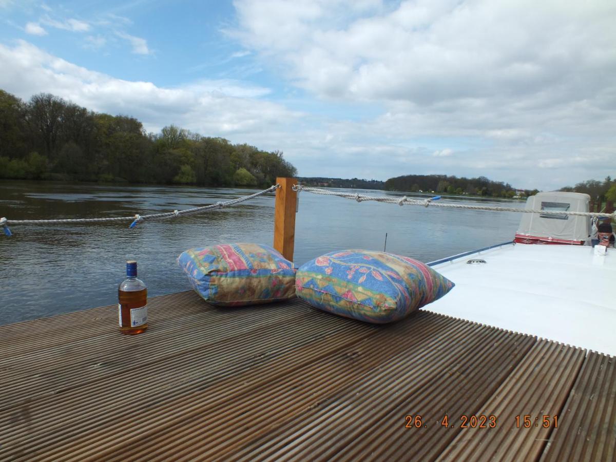 Zouw Hausboat Zakotven -Pouze Ubytovani Roudnice nad Labem Exteriör bild