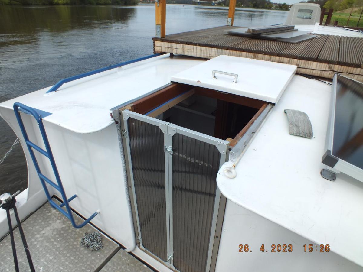 Zouw Hausboat Zakotven -Pouze Ubytovani Roudnice nad Labem Exteriör bild