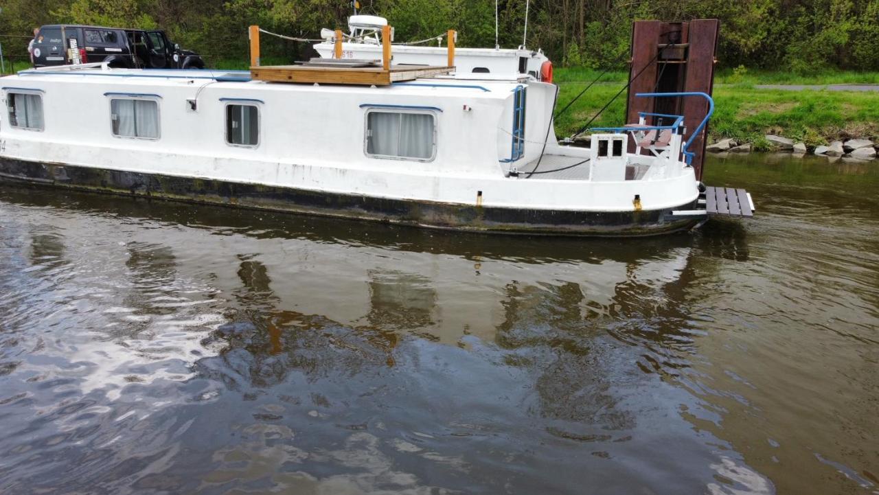 Zouw Hausboat Zakotven -Pouze Ubytovani Roudnice nad Labem Exteriör bild