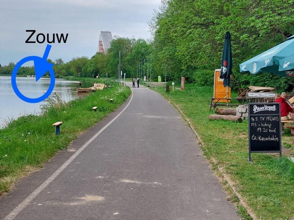 Zouw Hausboat Zakotven -Pouze Ubytovani Roudnice nad Labem Exteriör bild